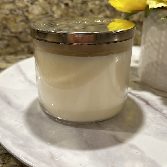 Bath & Body Works Candle 🥓 - Picture 4 of 5